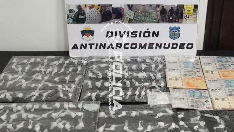 Varios detenidos en Neuquén en operativo contra una banda narco: secuestraron cocaína, armas y más de $750.000
