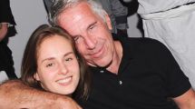 Imagen de Jeffrey Epstein eligió herederos para su millonaria fortuna: su novia, la principal beneficiaria