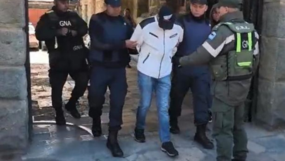 Condenan y expulsan a Chile a un hombre que hurtó pertenencias de un auto en Bariloche 