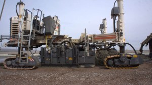 Mirá la moderna tecnología que ya pavimenta en Vaca Muerta