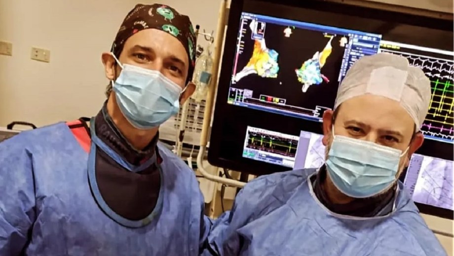 Los cirujanos Guido Salvi y  Sebastián Maldonado,. Foto: Gentileza.