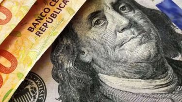 El dólar oficial y el blue retomaron la tendencia alcista, mientras que las reservas cayeron más de US$ 250 millones