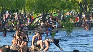 Fin de semana largo en Neuquén y Río Negro: vuelve el calor en el Alto Valle y llegan las tormentas en la costa