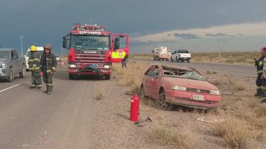 Fuerte vuelco sobre Ruta 51 este lunes: tres personas fueron hospitalizadas y hubo demoras en el tránsito
