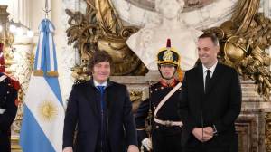 Del traspié en Estados Unidos al ordenamiento forzado: qué dejó la polémica de Manuel Adorni en el oficialismo