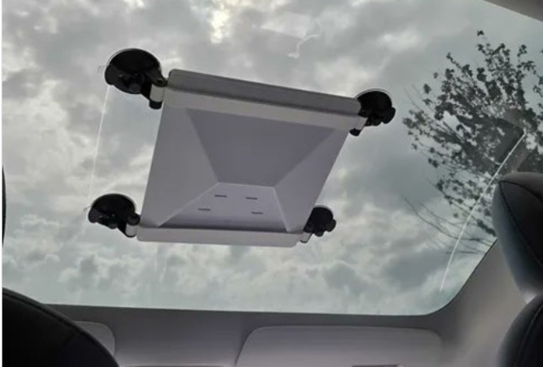 Multarán en Neuquén a los que coloquen antenas Starlink en parabrisas y lunetas: los riesgos que tiene