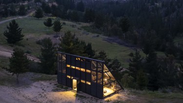 Chile: en un paraíso del surf, este refugio brilla en la montaña