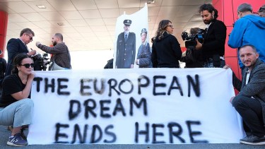 Un tsunami de pesimismo cubre el mundo  