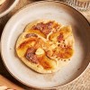 Imagen de El maestro Osvaldo Gros nos comparte su receta de panqueques de manzana en pocos minutos