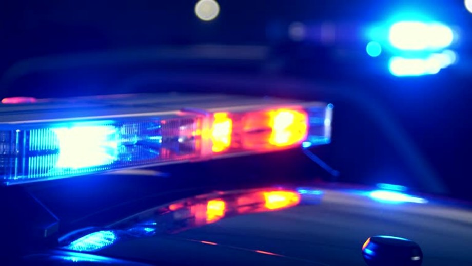 El allanamiento en barrio Tiro Federal de Roca permitió secuestrar cocaína, balanzas y cámaras, y terminó con una mujer detenida por narcomenudeo.
