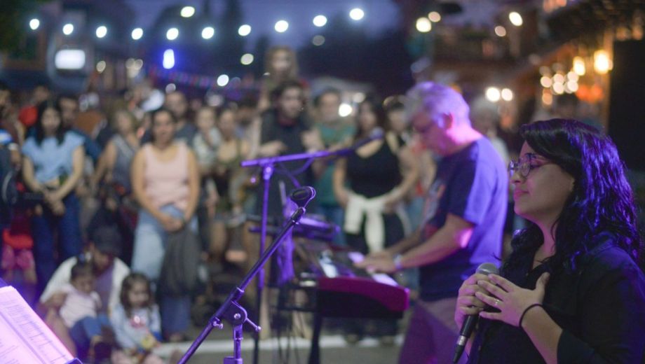 La Noche de las Artes es un evento muy esperado en San Martín de los Andes. Foto: Gentileza Municipalidad de San Martín de los Andes