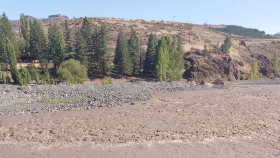  Aumentó la turbiedad del río Neuquén. Foto: Gentileza Neuquén Informa.  