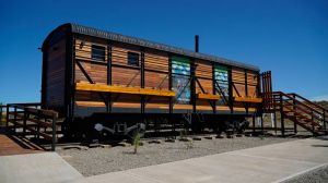 Río Negro transformó un antiguo vagón del Tren Patagónico en un espacio turístico en Pilcaniyeu