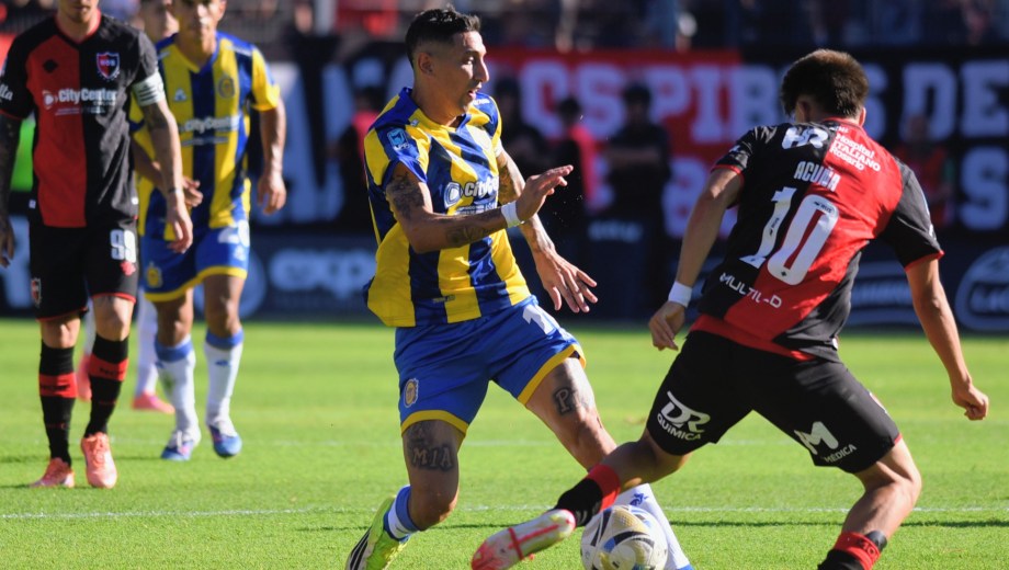 Ángel Di María marcó un gol ante Newell's, pero luego se retiró lesionado.