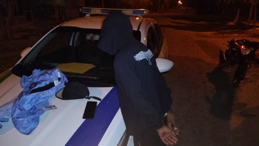 Detuvieron a un joven y recuperan un celular robado tras un operativo cerrojo en el norte de Roca
