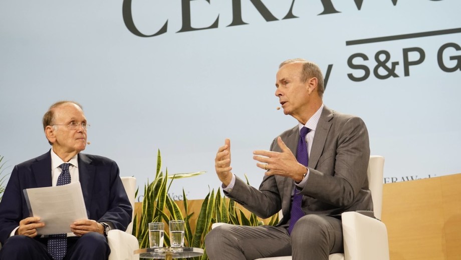 El CEO de Chevron destacó los cambios políticos de Argentina y el avance en Vaca Muerta. Foto gentileza Clarín.