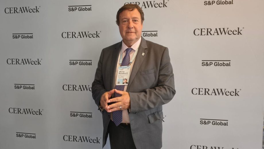 El gobernador Weretilneck destacó la importancia de la seguridad en el suministro de la energía y la ventaja que eso significa para Vaca Muerta.