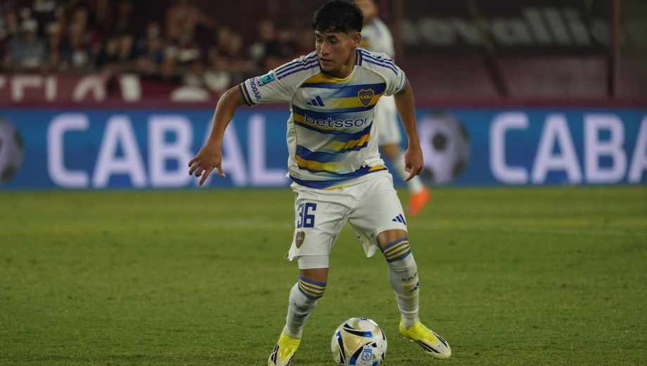 Tomás Aranda fue titular por primera vez en Boca en la goleada ante Lanús. (Foto: Marcelo Carroll)