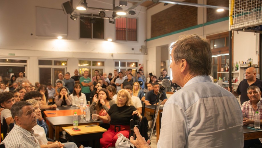 El diputado Aníbal Tortoriello fue el único orador en un encuentro en Viedma. Foto Gentileza.