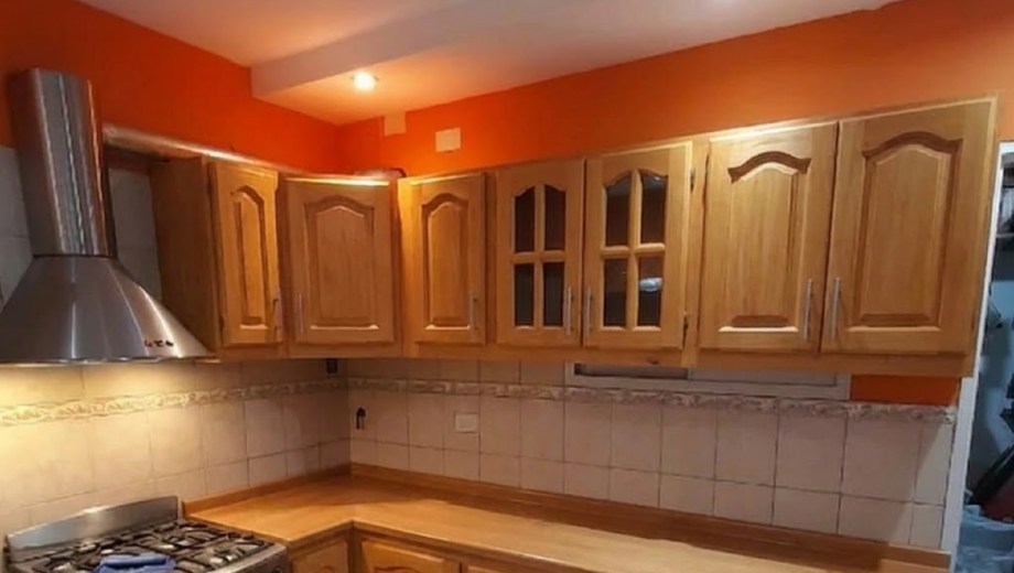 Chau a la alacena con puertas.