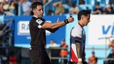 La AFA difundió el audio del VAR del polémico gol anulado a Estudiantes de Río Cuarto ante River