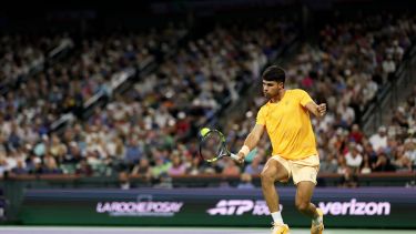 Alcaraz sufrió para meterse en octavos y Báez no tuvo chances ante Medvedev en Indian Wells