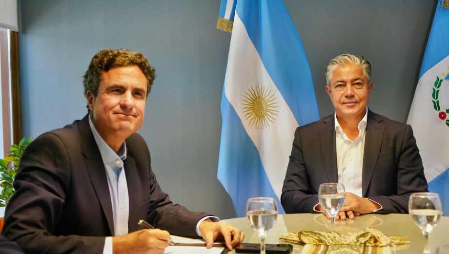 Pluspetrol aportará para fortalecer las Becas Gregorio Álvarez en Neuquén. Foto: gentileza 