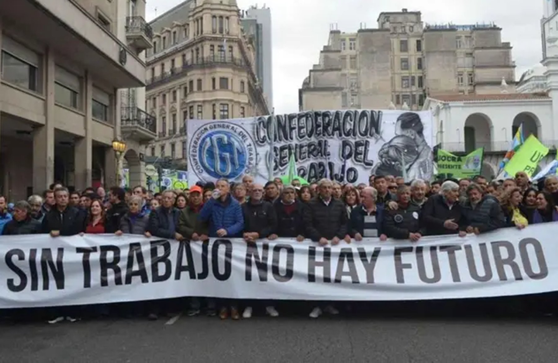 Sindicatos y movimientos sociales marcharán por el creciente endeudamiento familiar