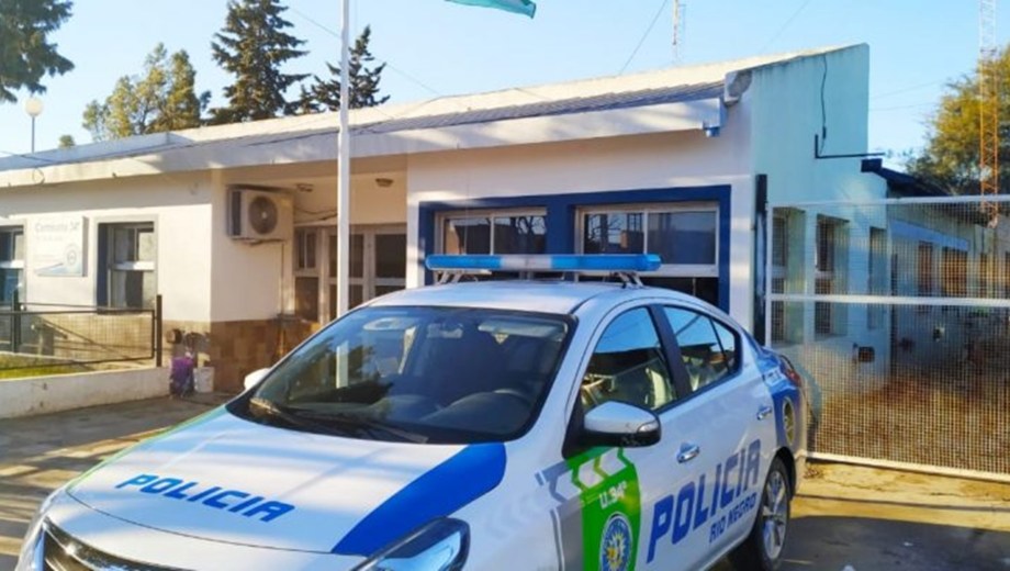 El acusado se entregó en la comisaría 34 de Viedma y quedó detenido por el crimen.
