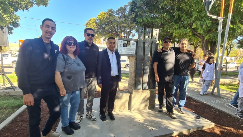 La señalización se hizo en el bulevar frente al domicilio que alquilaba el matrimonio Romero - Metz (Foto: Andrea Vazquez)