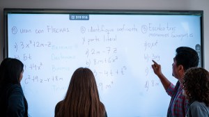 El colegio tecnológico de la UTN incorporó once pantallas interactivas para sus aulas