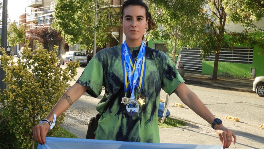 Daira Marín tuvo un cálido recibimiento en General Roca. (Foto: Adrián Hernández/Manantial Deportivo)