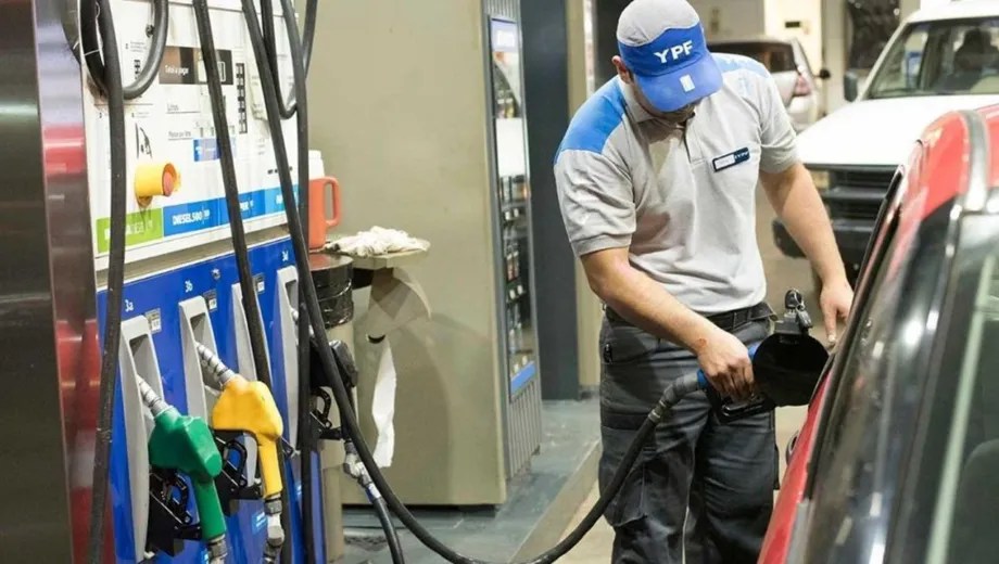 YPF anunció una suba promedio del 1% en los combustibles de todo el país a partir de esta medianoche.