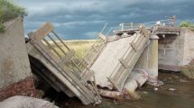 Imagen de Así quedó un puente de casi 100 años en el interior de Buenos Aires: lo inhabilitaron dos días antes 