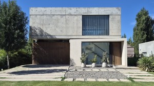 Plottier: atractiva y diferente, así es la casa de un arquitecto en la zona que más crece en Neuquén