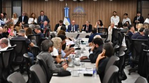 Reforma de la Ley de Glaciares: el Congreso busca cómo organizar audiencias con casi 28 mil oradores