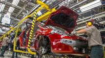Imagen de La producción automotriz cae 30% al ritmo de la recesión y la apertura comercial