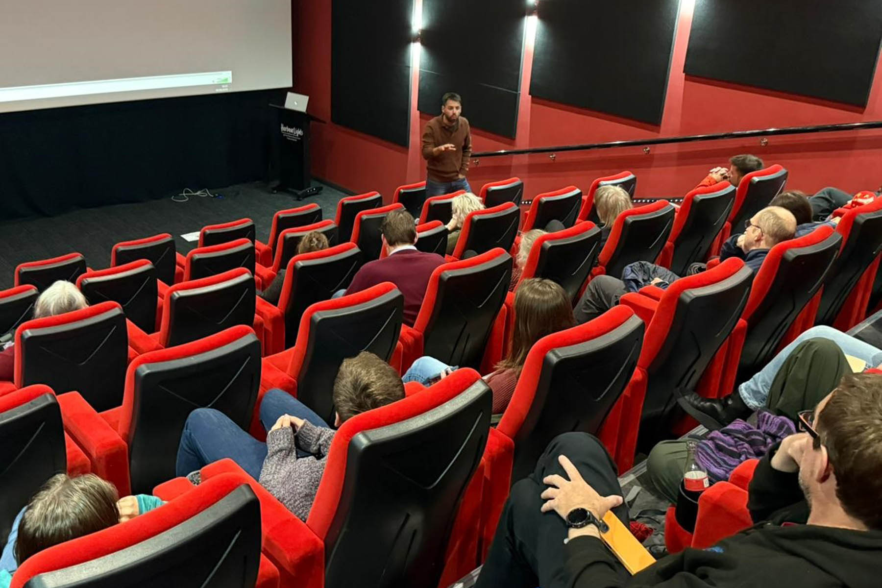 Inédita proyección de una película argentina en las Islas Malvinas: un ...