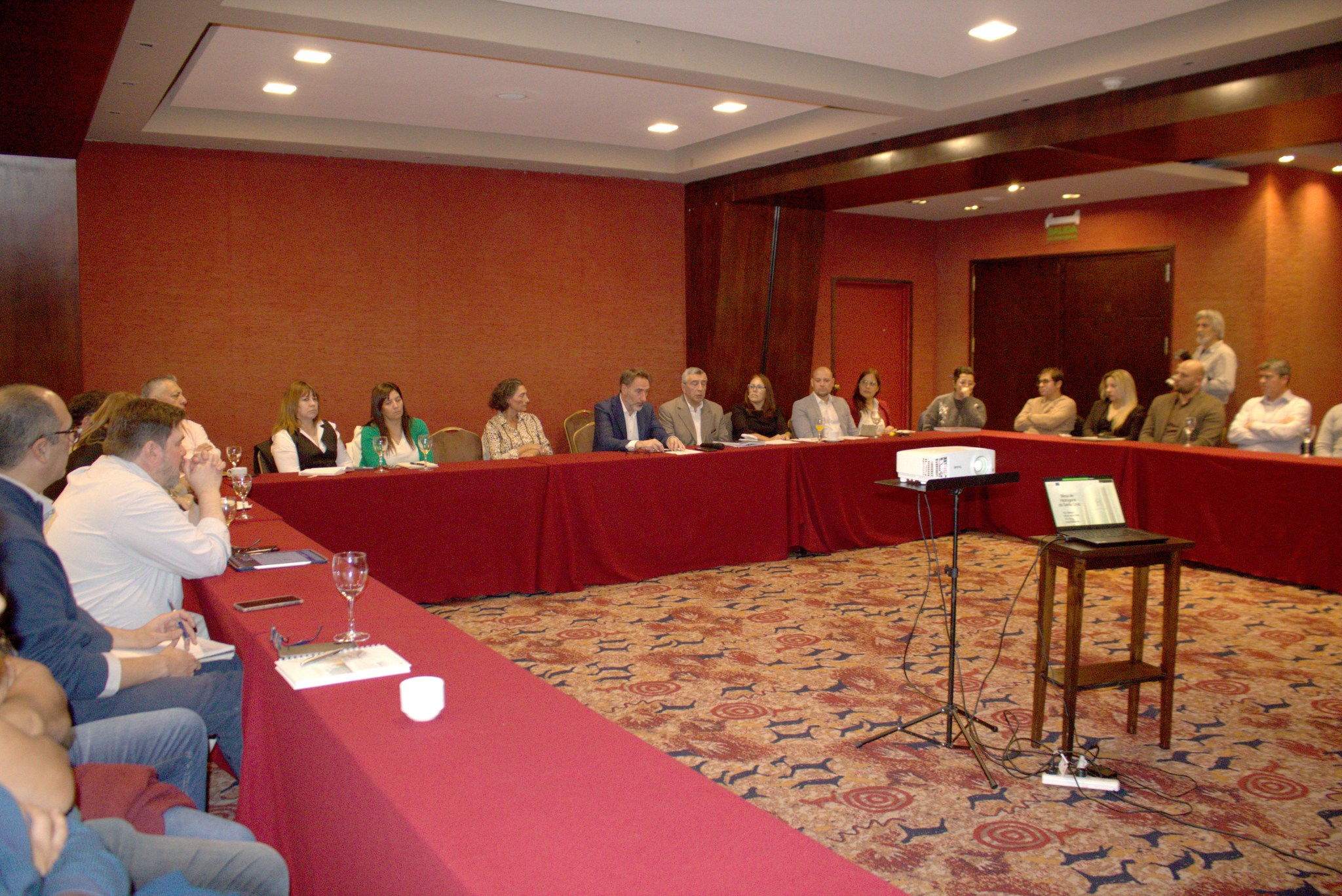 Santa Cruz acelera su estrategia para desarrollar la industria del hidr&oacute;geno y atraer inversiones