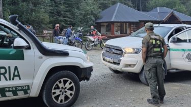 Video | Indignación en Bariloche: multaron a cuatro turistas de Buenos Aires por hacer motocross en un área protegida del Tronador