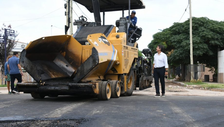 El intendente de Neuquén, Mariano Gaido, supervisó las obras. (Foto: gentileza)
