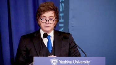 Llamativa frase de Javier Milei a Santiago Bausili del Banco Central en Nueva York: “Te van a salir los dólares por las orejas”