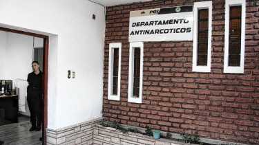 Condenan a una banda de mujeres que vendía droga frente a la Ciudad Deportiva de Neuquén: multas de $24 millones