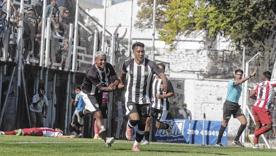 Cipolletti arrancó con el pie derecho su campaña como local. (Foto: Oscar Livera)