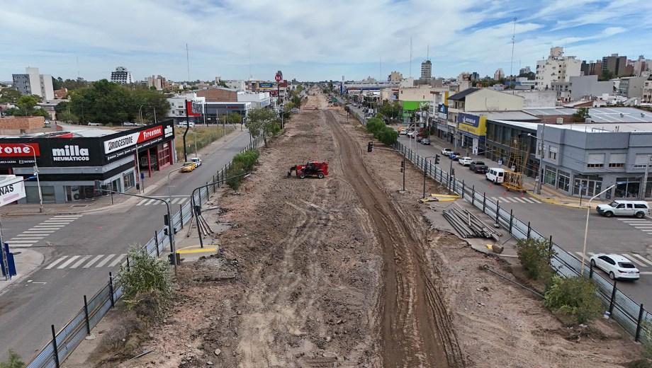 Mariano Gaido y Alejandro Nicola recorrieron los avances de la gran avenida. Foto: archivo Florencia Salto.