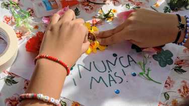 24 de marzo: los pañuelos con los y las desaparecidas de Neuquén