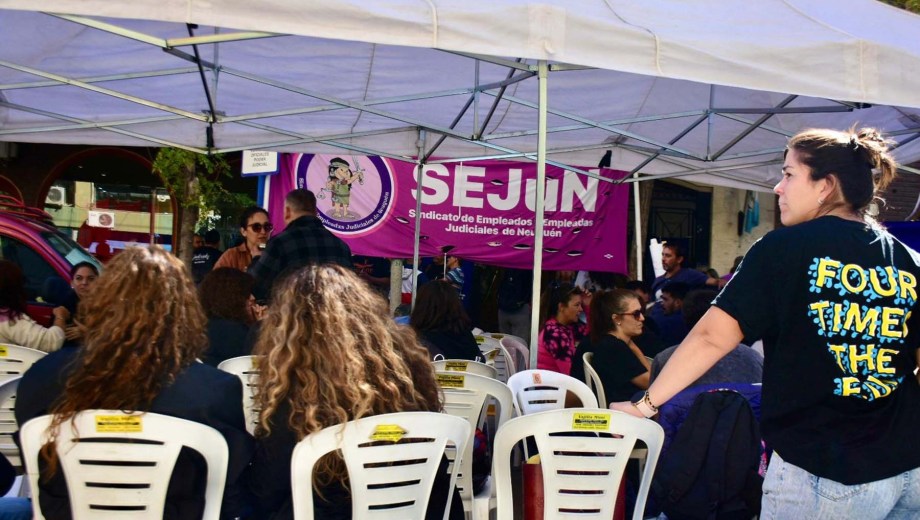 Los judiciales aún no acordaron sus salarios para este año. Foto: Matías Subat. 