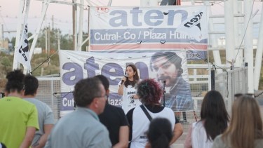 Recordaron el desalojo docente que hicieron los cascos amarillos en Plaza Huincul