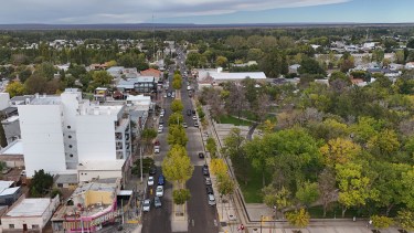 Plottier celebra su primer desfile inclusivo para potenciar el consumo con descuentos de hasta un 40%