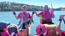 Imagen de Remar para sanar y llegar más lejos: la Regata Rosa llenó de vida el Limay y sueña con Barcelona